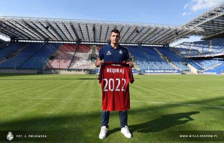 Fatos Bećiraj potpisao za poljskog velikana