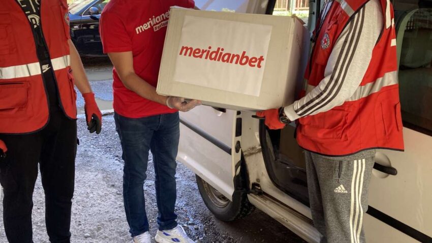 Meridianbet donirao maske i rukavice Crvenom krstu u Rožajama!