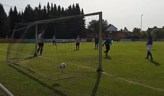 Fudbaleri se sklanjali jedni od drugih zbog korone, pa primili 37 golova (VIDEO)