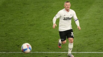 Vejn Runi debituje na klupi Derbija