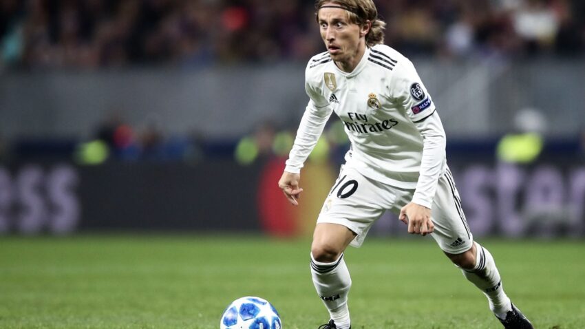 Marka: Luka Modrić ili Benžamin Baton - i sa 36 godina jedna je od najboljih veznih fudbalera na svijetu