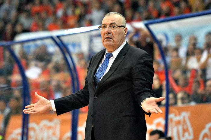 Jasmin Repeša ovog puta pretjerao, nasrnuo na mladog košarkaša! (VIDEO)