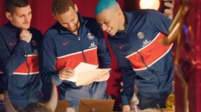 PSŽ obradovao igrače neobičnim poklonima (VIDEO)