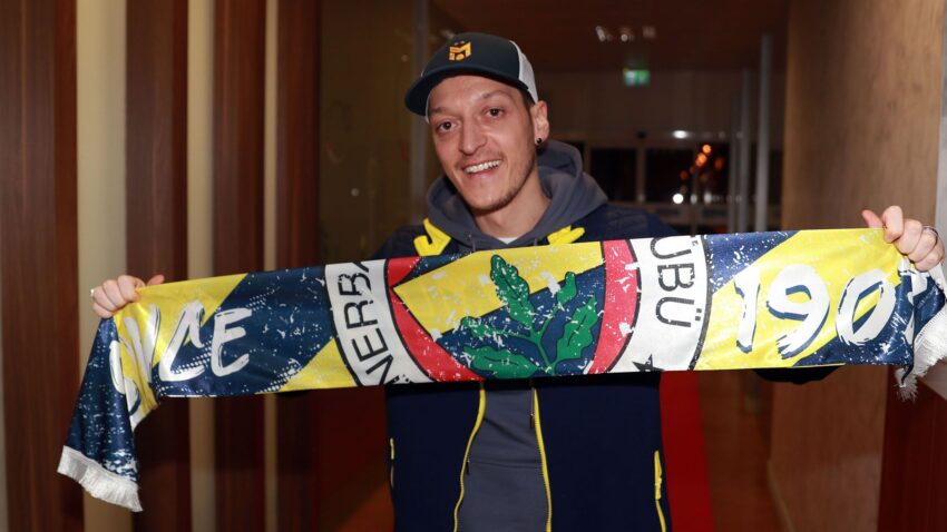 Fenerbahče predstavio Mesuta Ozila!