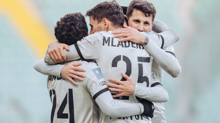 Mladenović zablistao u Legiji