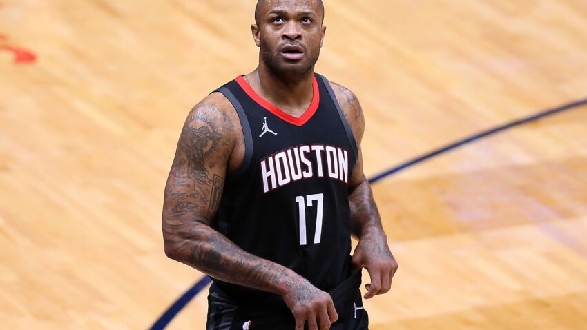 Baksi doveli Pi Džej Takera i Rodionsa Kuruksa