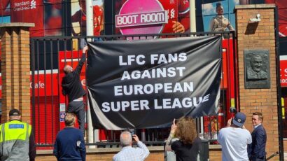 Redsi na Enfildu stavili natpis ‘počivaj u miru’