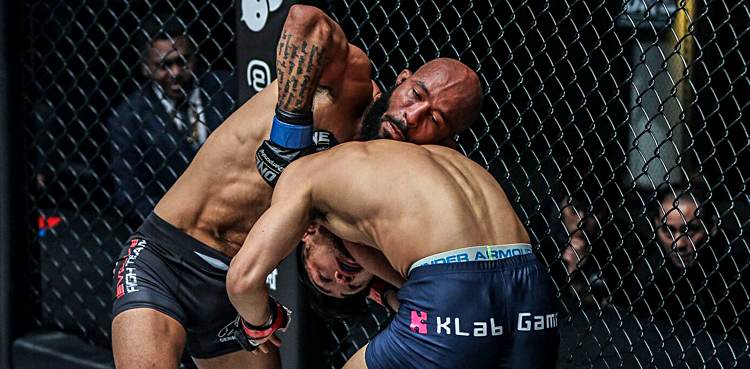 Demetrious Johnson prvi put u karijeri nokautiran, Alvarez na istoj priredbi diskvalifikovan