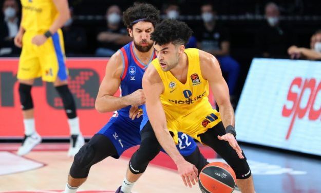 Elaja Brajant potpisuje za Milvoki Bakse