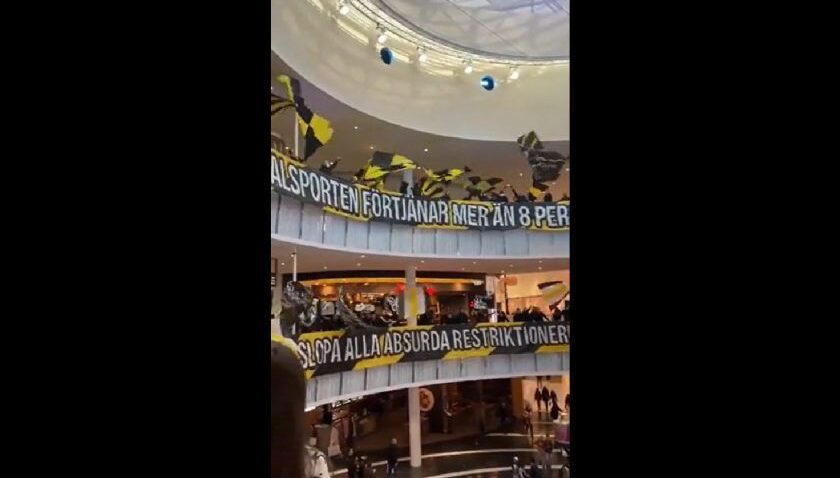 Navijači AIK-a bodrili masovno klub...iz tržnog centra