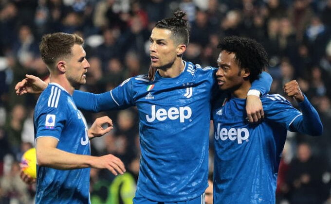 Aron Remzi van terena tri nedelje!