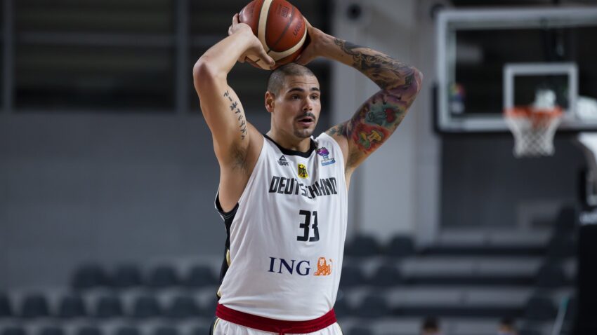 Majk Cirbes ponovo u Zvezdi!