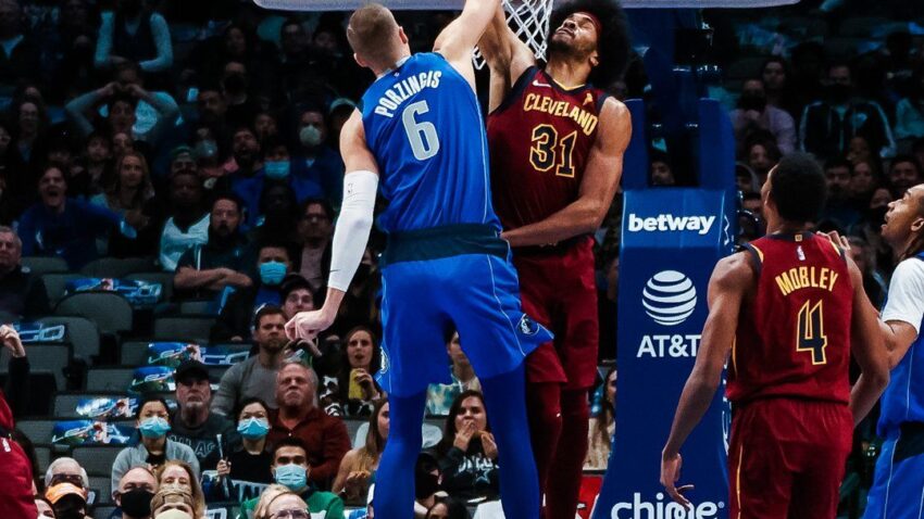 NBA TOP 10: Kucanje Porzingisa najbolji potez večeri