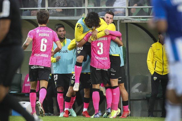 Fudbaleri Tondele u karantinu