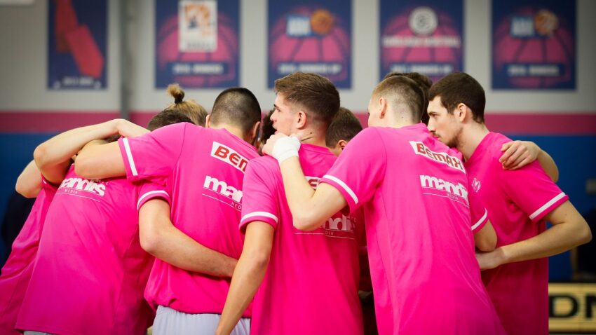 Mega desetkovana protiv Partizana