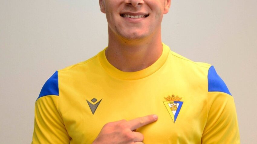 Osmajić odlazi na pozajmicu, napušta Kadis u potrazi za minutažom