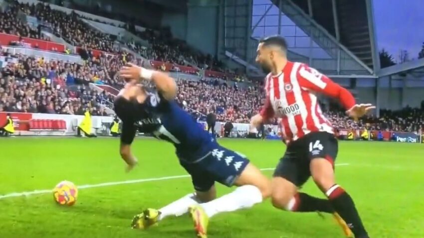 Najgora gluma do sada: Trezege pokušao da izvuče penal na meču (VIDEO)