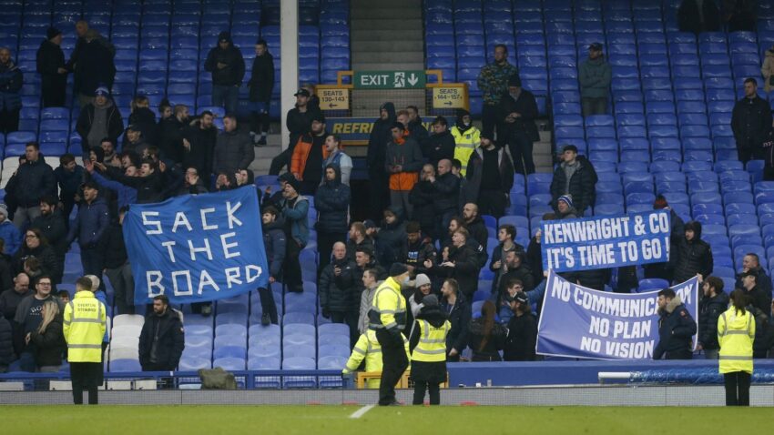 Evertonovi navijači protestuju protiv Uprave