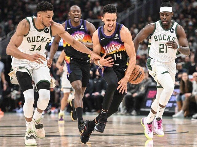 Milvoki trijumfovao nad Finiksom, Midlton postigao 44 poena