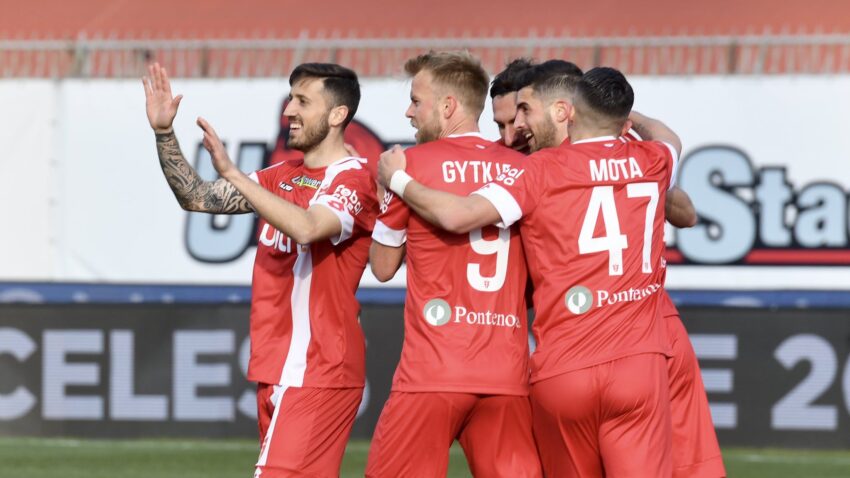 Monca savladala L.R.Vićence