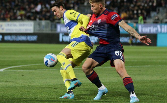 Juventus ''okrenuo'' Kaljari, Vlahović heroj