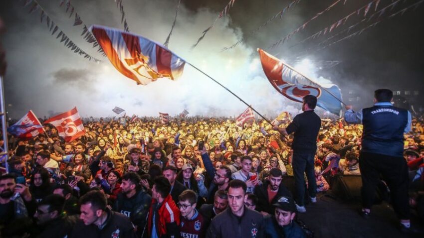 Navijači Trabzonspora proslavili titulu: Čekali je 38 godina (VIDEO)