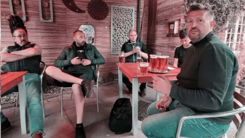 Izvršni direktor Junajteda sjeo sa navijačima u pabu na pivo