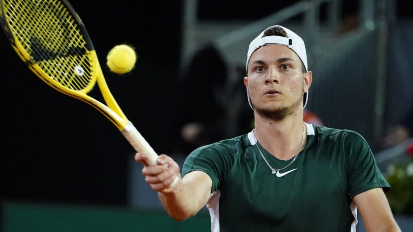 Vimbldon: Kecmanović preko Čileanca do meča sa Đokovićem