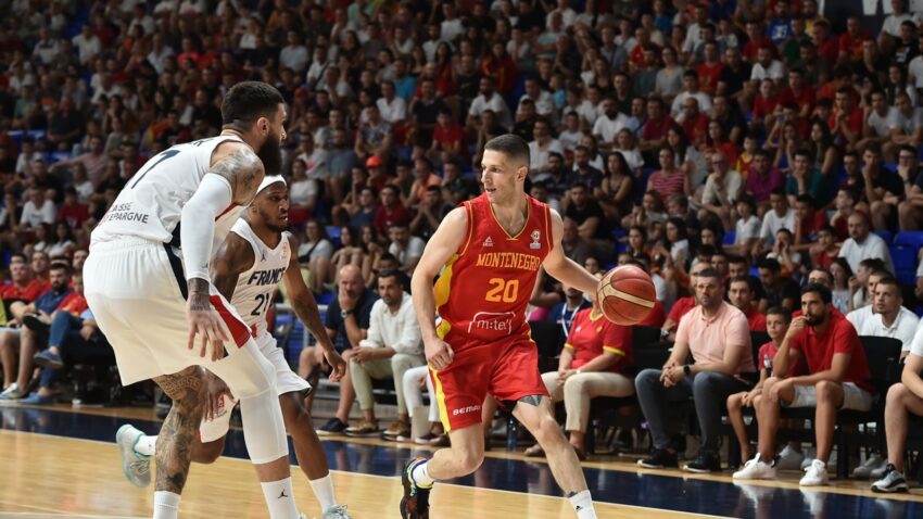 Podvig košarkaša, Francuska pala u "Morači"