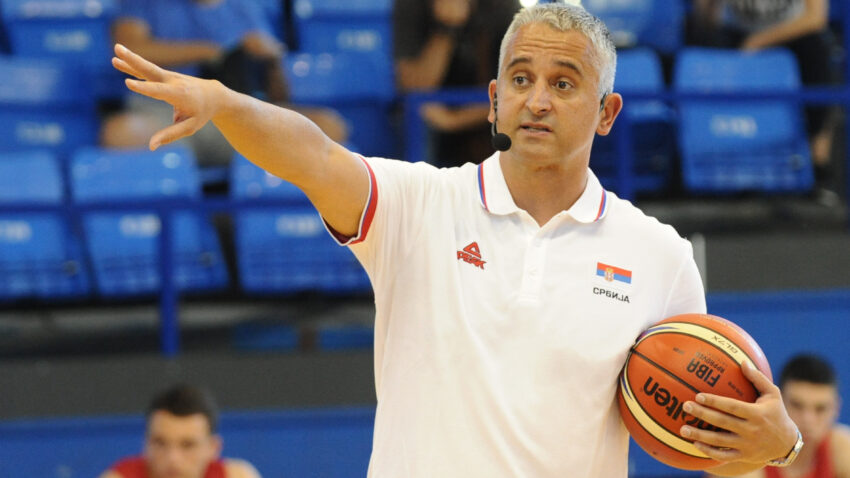 Efes smijenio Igora Kokoškova