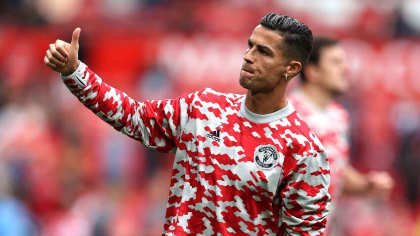 Nevil o Ronaldu: Da imam 570 miliona pratioca, bilo bi me baš briga za Gari Nevila