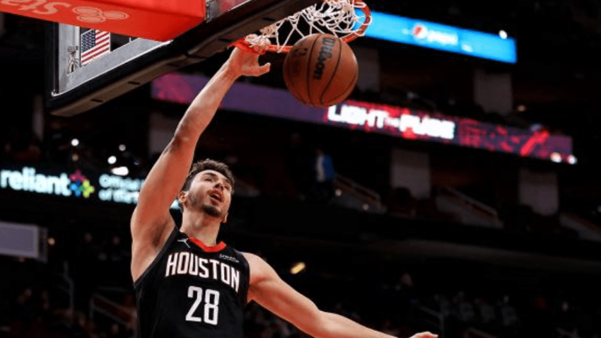 VUČEVIĆ I ČIKAGO PODBACILI - Hjuston se prošetao Junajted Centrom