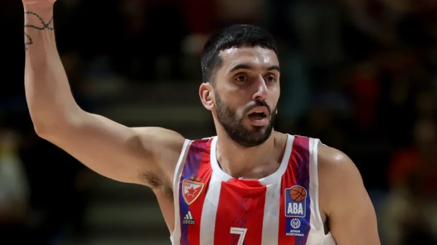 KAMPACO POSLAO PORUKU: Molim vas, pustite me da igram