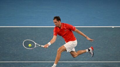 RUS KAO BRZI VOZ: Medvedev lako do 2. kola