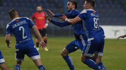 PRAVA BUDUĆNOST: “Plavi” pregazili Jedinstvo, Dečić i Arsenal remizirali