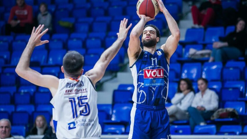 DERBI, ALI SAMO NA PAPIRU: Budućnost (pre)lako savladala Mornar, 99:78