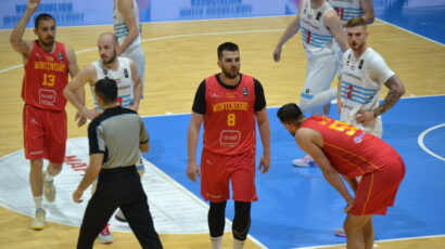 CRNOGORSKI KOŠARKAŠI PODBACILI: Poraženi od domaćina na Igrama malih zemalja