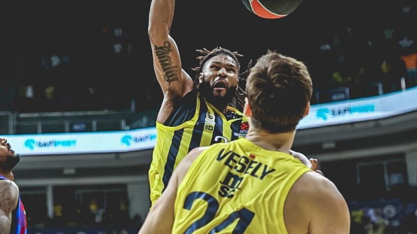 BUKER PONOVO U MINHENU: Bajern doveo veliko pojačanje iz Fenerbahčea