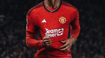 JUNAJTED DESETKOVAN: Varan zbog povrede van terena