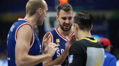 POLUVRIJEME U MANILI: Egal meč, sudijske neoprostive greške, povreda Dobrića (VIDEO)