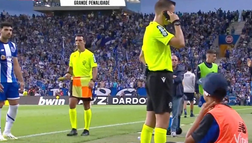 PORTO TRAŽI PONIŠTAVANJE UTAKMICE: Sudija pokazao na bijelu tačku, zatim telefonirao i predomislio se