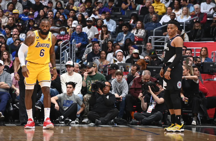 LEJKERSI BOLJI U GRADSKOM DERBIJU: Ostin Rivs junak u produžetku