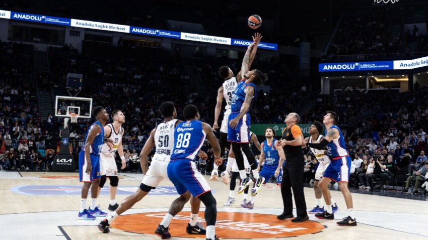 PARTIZAN PAO U ISTANBULU: Efes slavio na krilima Larkina