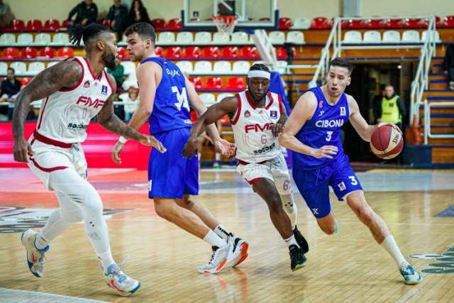 CIBONA BJEŽI SA DNA: Zagrepčani slavili u Železniku