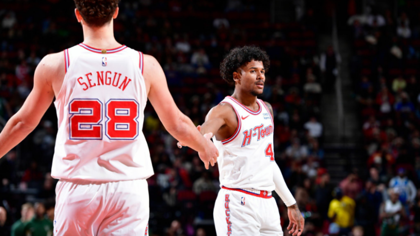 HJUSTON ZAUSTAVIO 'JELENE': Dva različita poluvremena u 'Tojota Centru'