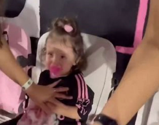 Lionel Mesi pogodio djevojčicu na tribini iz slobodnjaka (VIDEO)