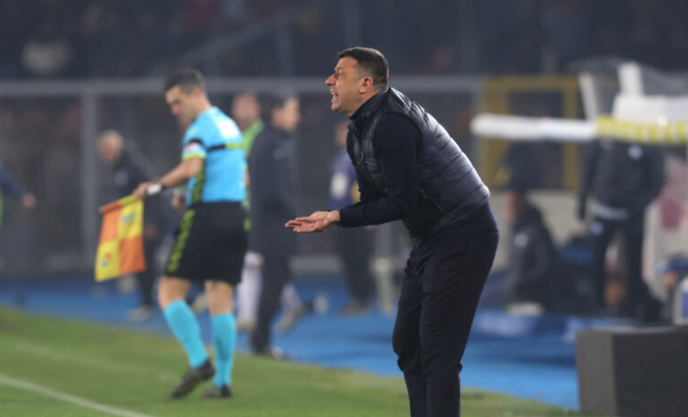 Trener Lećea izgubio živce pa glavom udario napadača Verone (VIDEO)