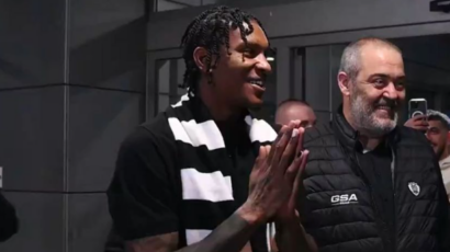 Navijači PAOK-a dočekali Kevina Portera (VIDEO)