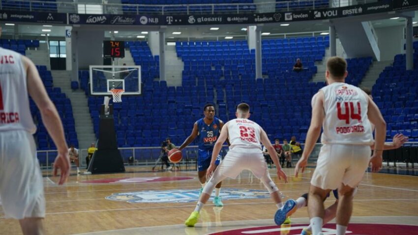 Rajt predvodio Budućnost, "plavi" blizu titule