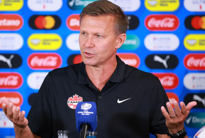 Amerikanac na klupi fudbalera Kanade kritikovao Donalda Trampa